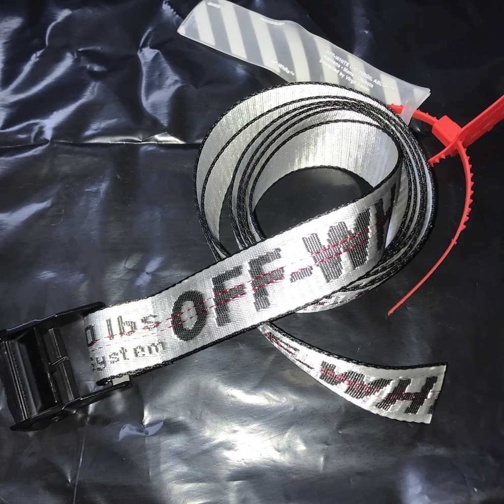 OFF-WHITE utility belt size OS